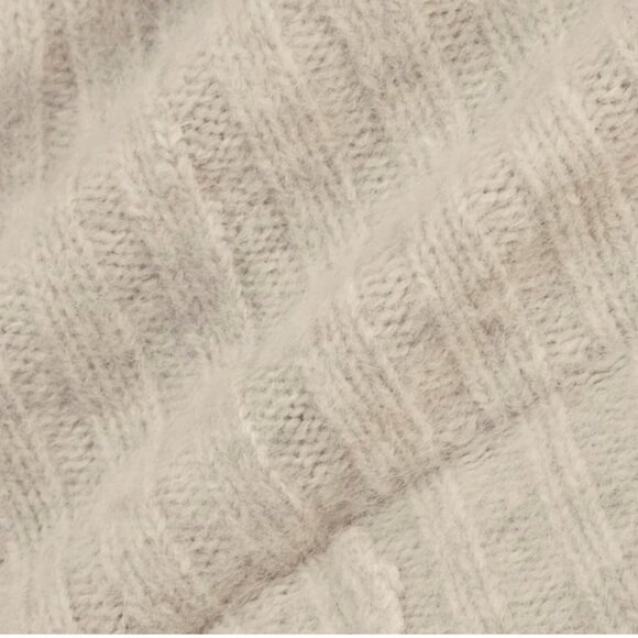 NWT The Alpaca Beanie Almond - Picture 2 of 3